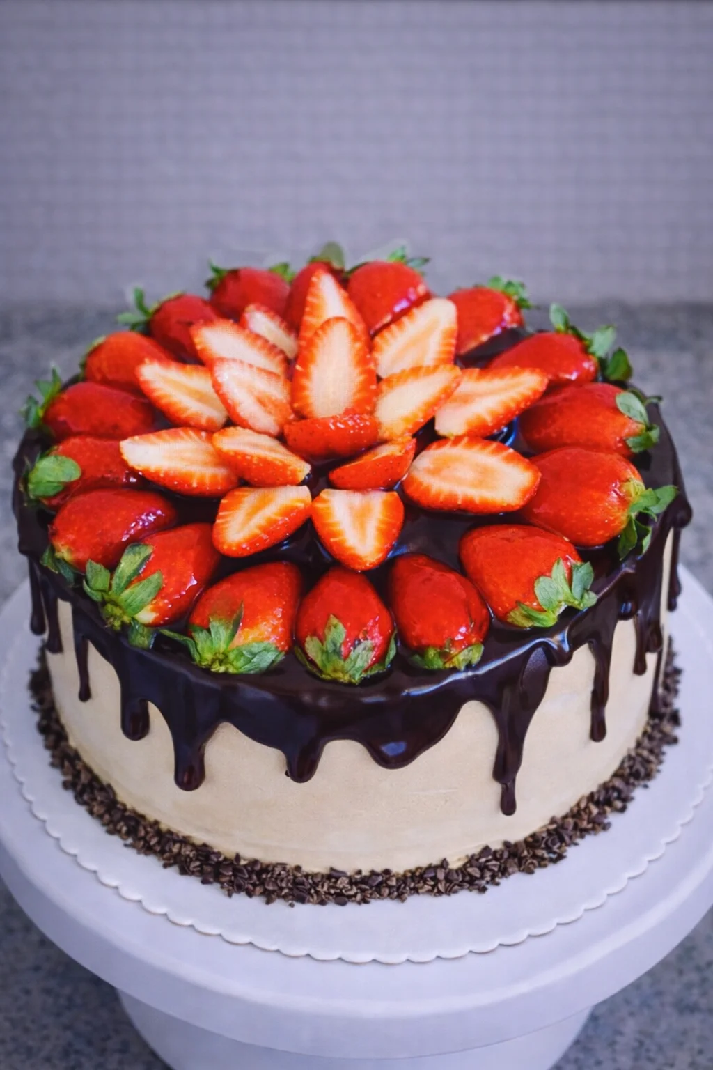 Bolo de morango com chocolate